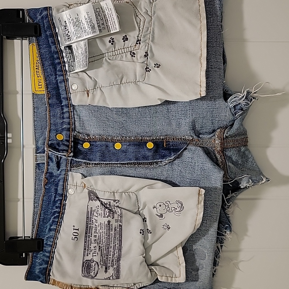 Snoopy Levis 501 Yellow Tag Button Fly Shorts Size 26 - Picture 7 of 13